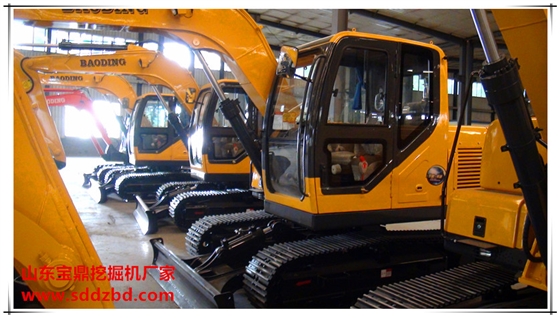 山東寶鼎挖掘機(jī)廠家小型挖掘機(jī)械產(chǎn)品