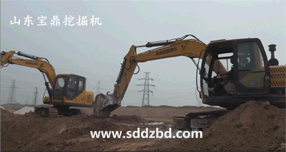 寶鼎挖掘機修建公路圖.png