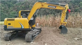 小型挖掘機(jī)