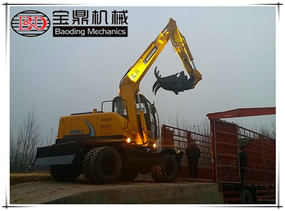 山東寶鼎挖掘機(jī)抓木機(jī)年底加班發(fā)車(chē)圖片