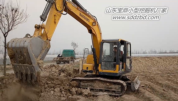山東寶鼎小型挖掘機械生產廠家