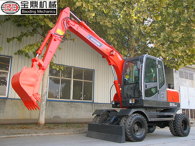 輪式挖掘機(jī)寶鼎80型號(hào)圖片