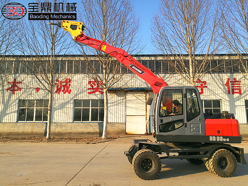 山東寶鼎輪式挖掘機80型號帶破碎展示圖