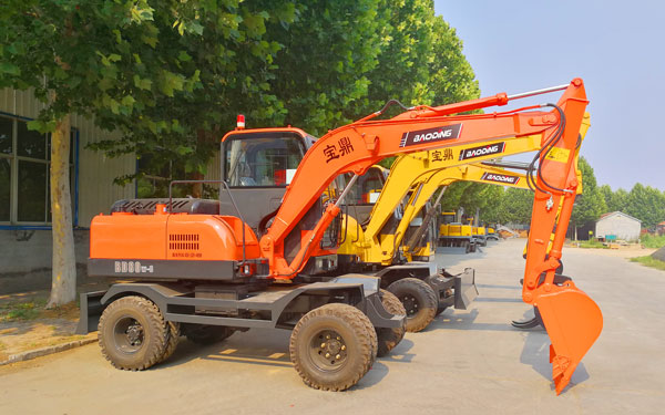 寶鼎輪式挖掘機(jī)80車型.jpg