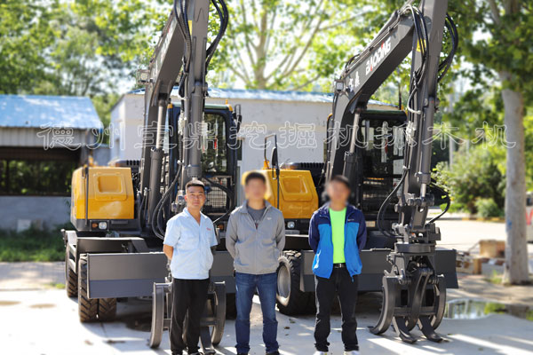 寶鼎挖掘機(jī)抓木機(jī)95車型.jpg