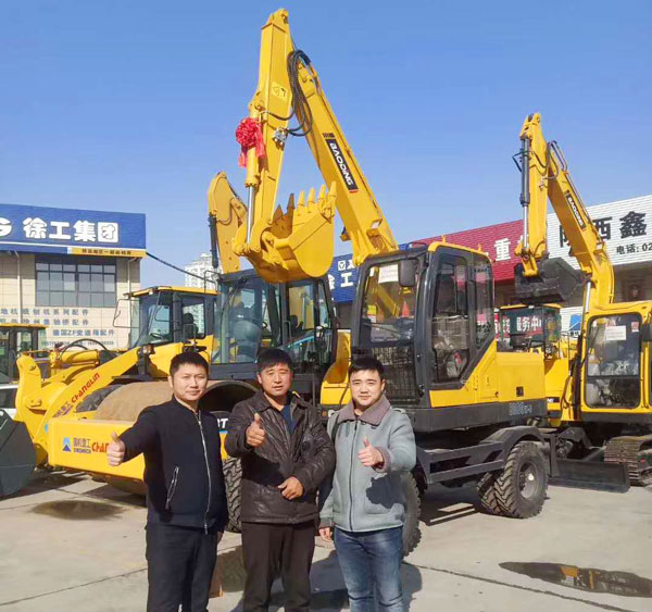 寶鼎輪式挖掘機(jī)致富品牌.jpg