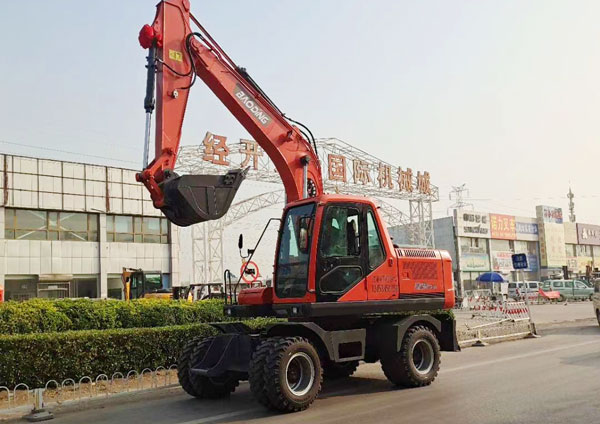 寶鼎150輪式挖掘機.jpg