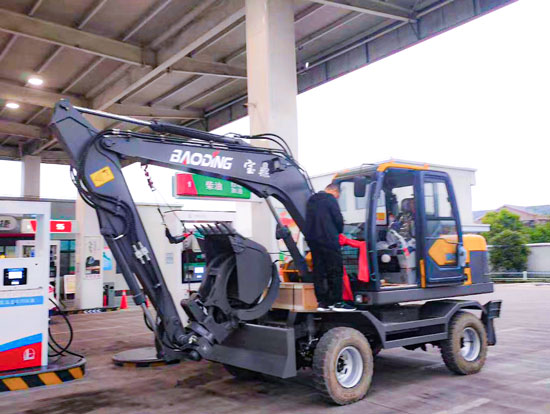 寶鼎輪式挖掘機(jī)95車(chē)型.jpg