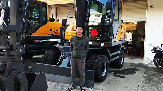 崇左銷售寶鼎95抓木機(jī)已經(jīng)交付